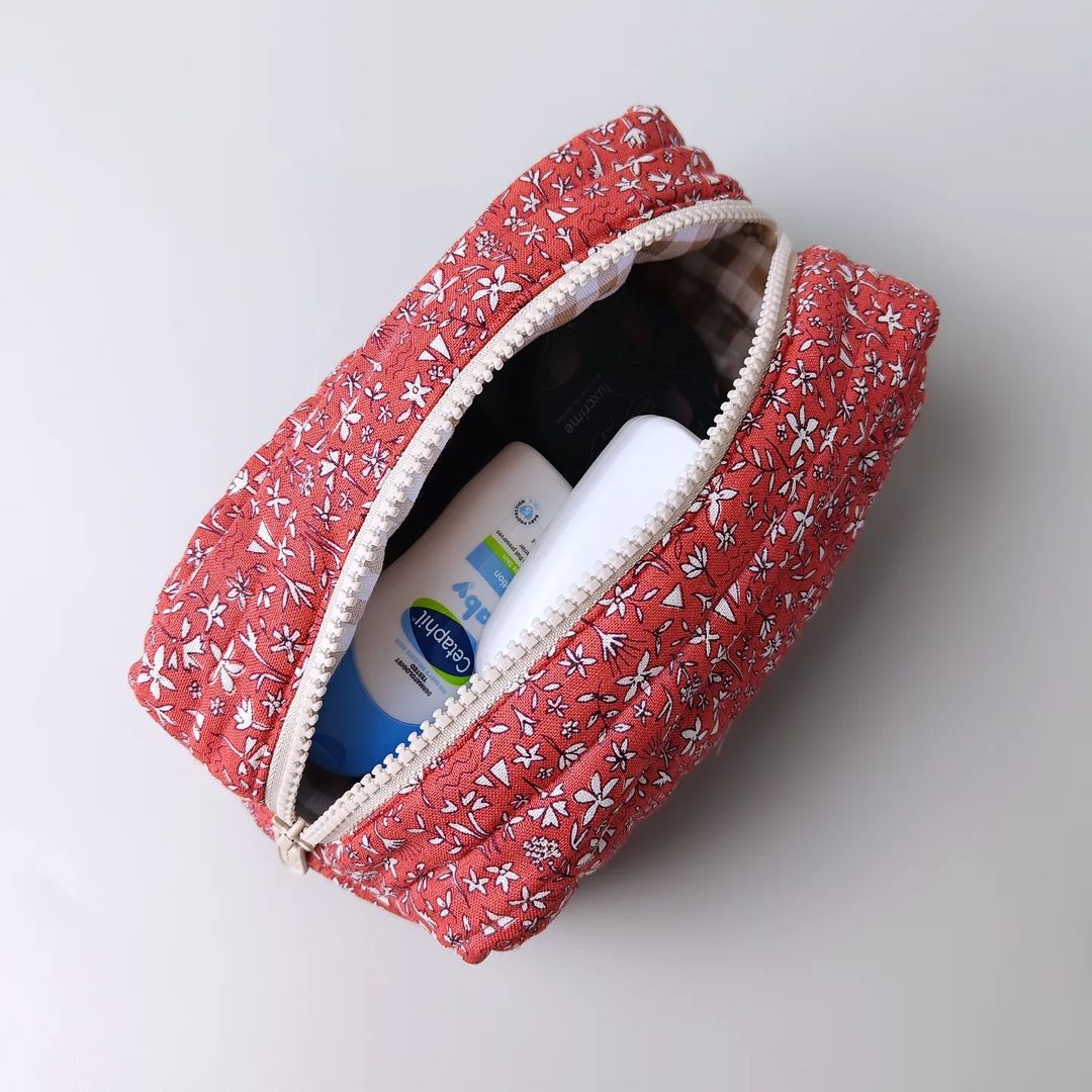 COSMETIC POUCH QUILTED_C6042_BUNGA SOKA