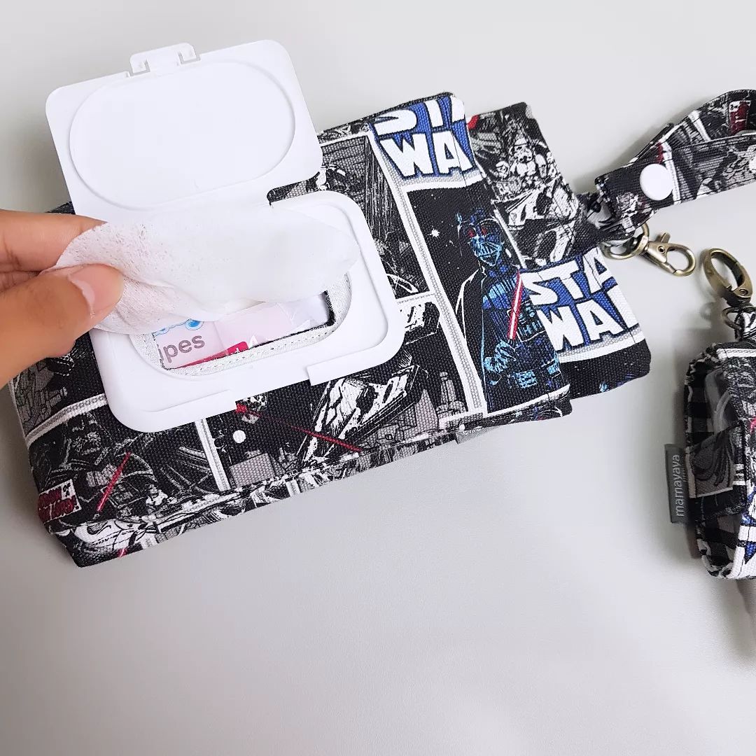 SET TISSUE POUCH & HAND SANITIZER HOLDER_C6009_STARWARS KOMIK HITAM