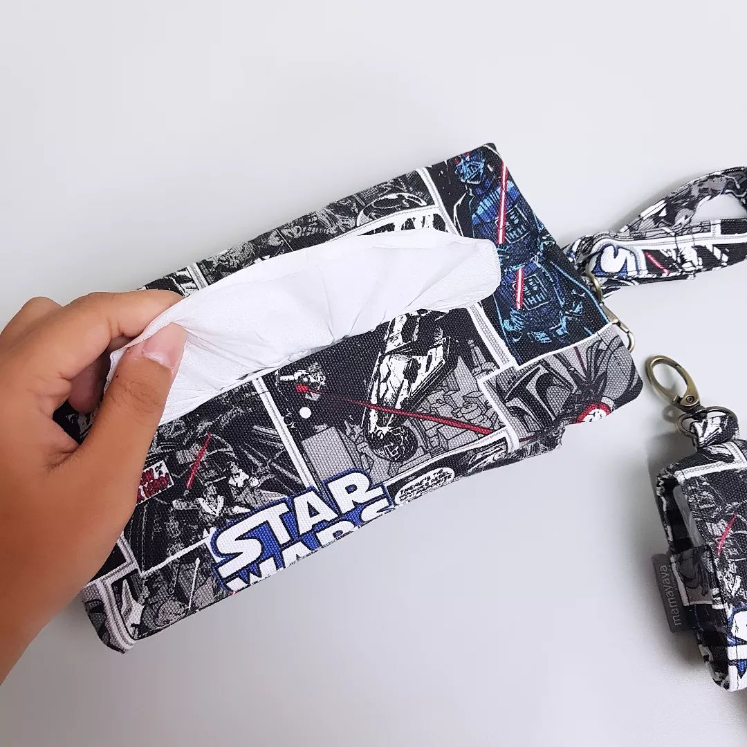 SET TISSUE POUCH & HAND SANITIZER HOLDER_C6009_STARWARS KOMIK HITAM