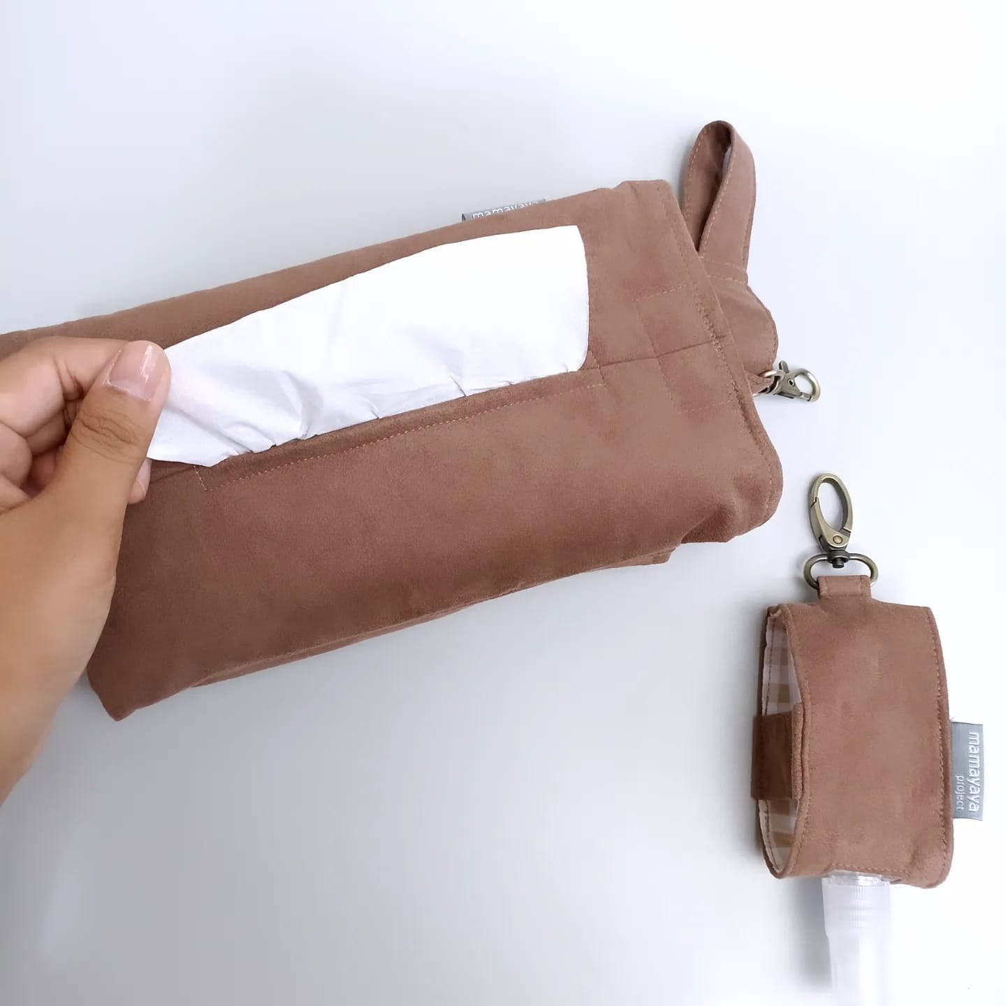 SET TISSUE POUCH & HAND SANITIZER HOLDER_C4021_SUEDE TAUPE