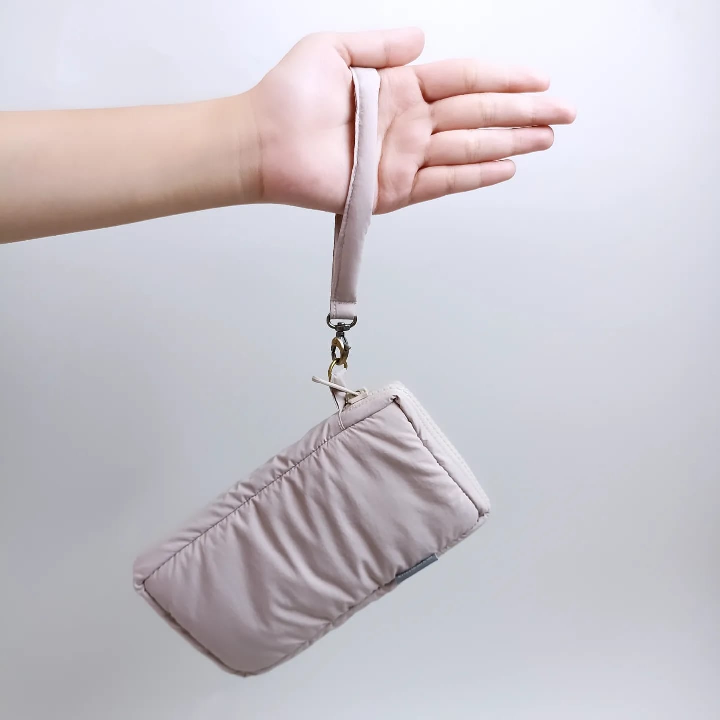 POUCH HP_C6106_PEARLY GREY (TASLAN)