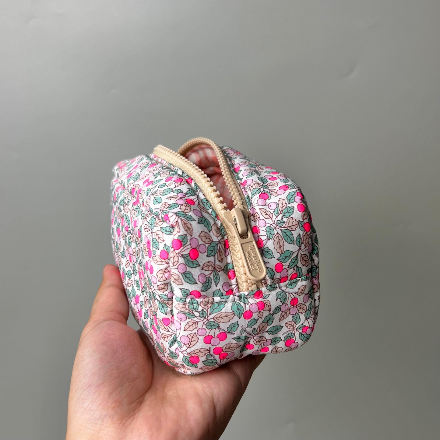 POUCH MEDIUM_A7121_BUNGA MINI CHERRY