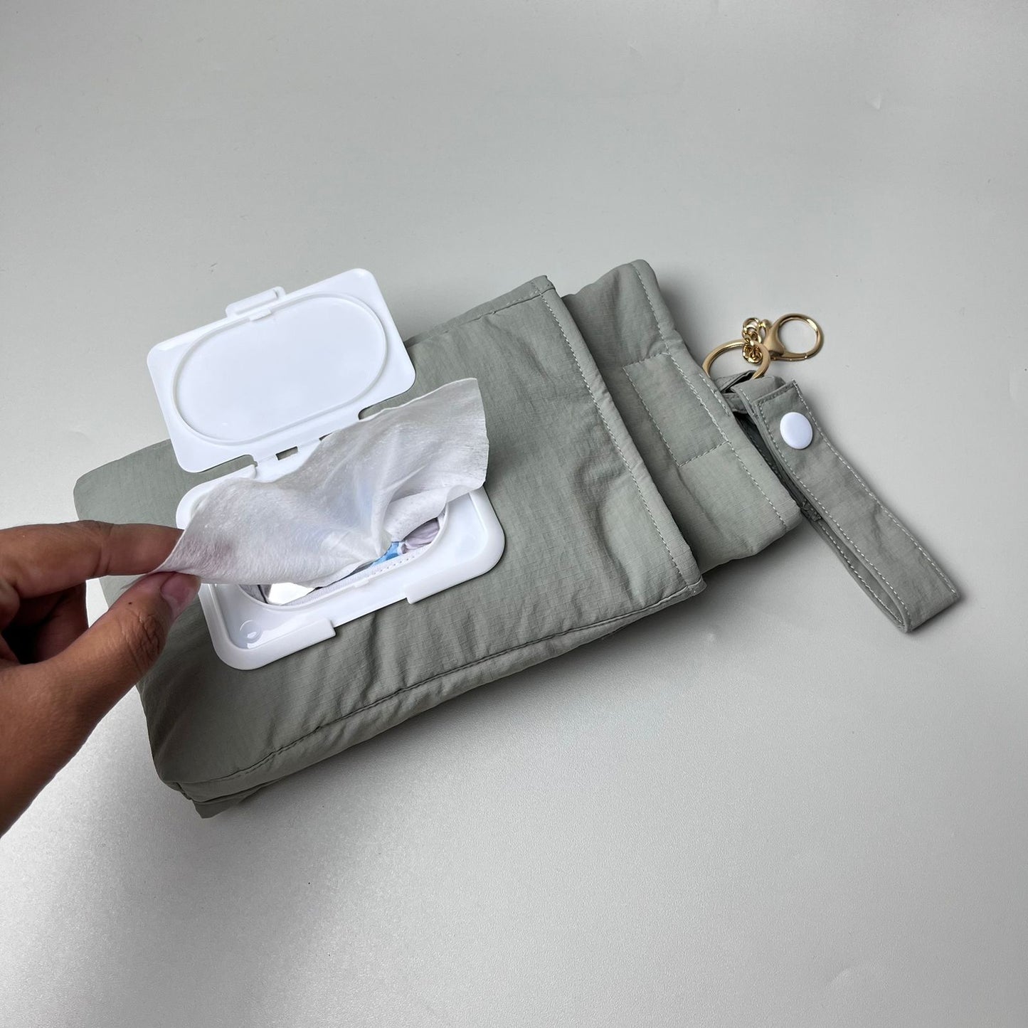 TISSUE POUCH 2 IN 1_C6096_NEVADA GREEN