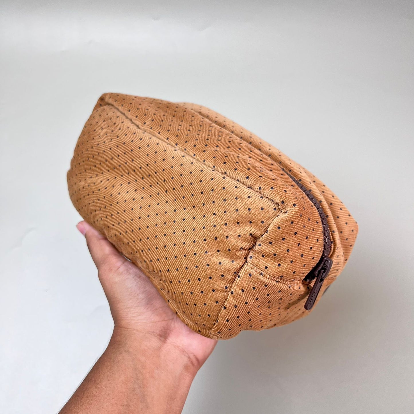 COSMETIC POUCH PUFFY_C6150_POLKA COKLAT