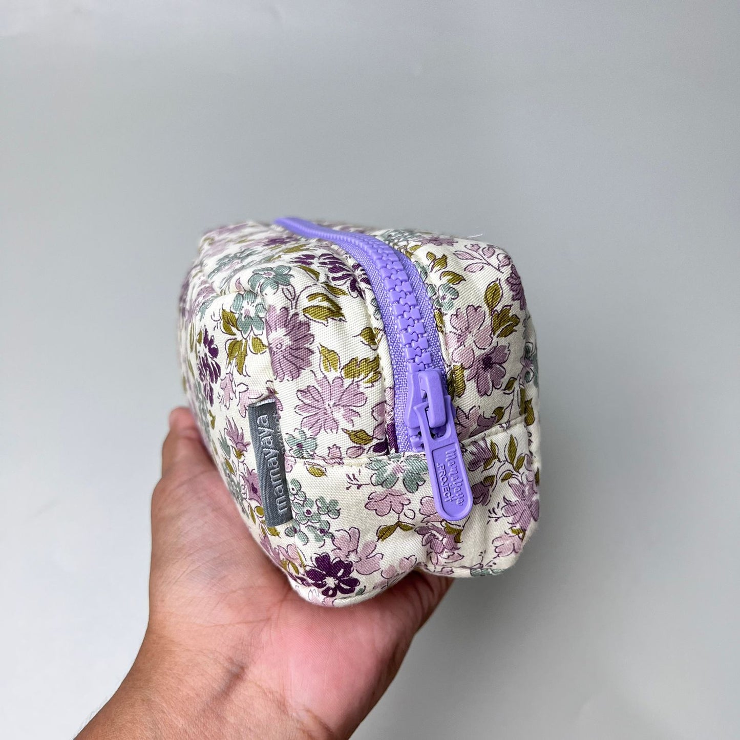 POUCH MEDIUM_C7049_CALENDULA BW