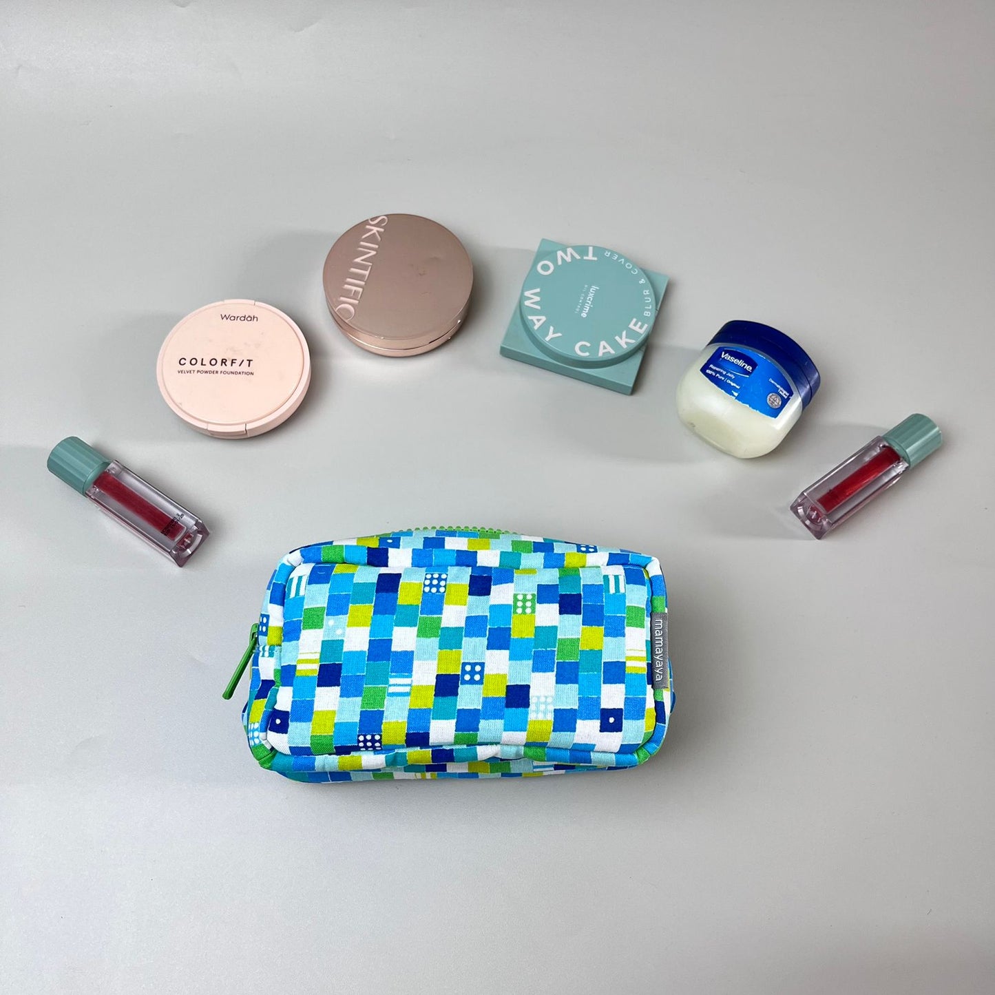 POUCH MEDIUM_C7057_DADU BIRU