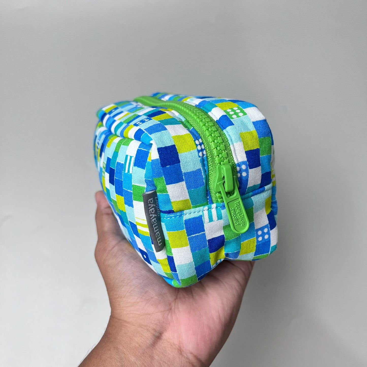 POUCH MEDIUM_C7057_DADU BIRU