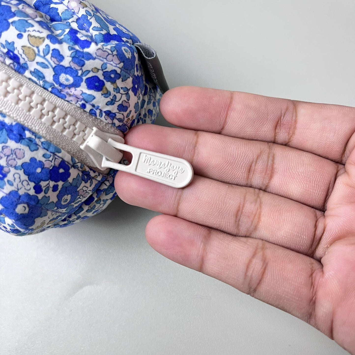 PENCIL CASE_A6387_EYESBLUE FLOWER