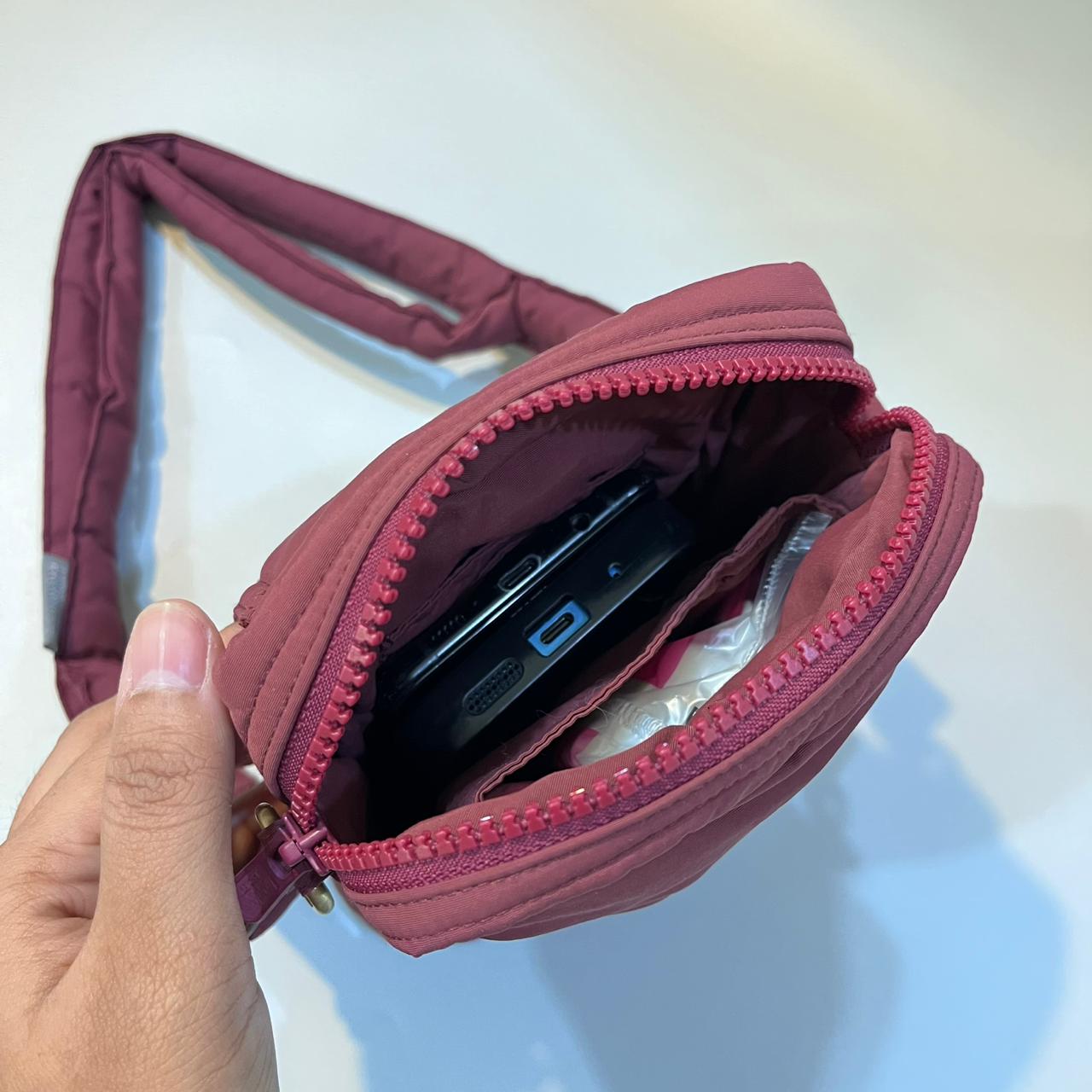 PHONE WALLET POUCH PUFFY_C7454_MAROON
