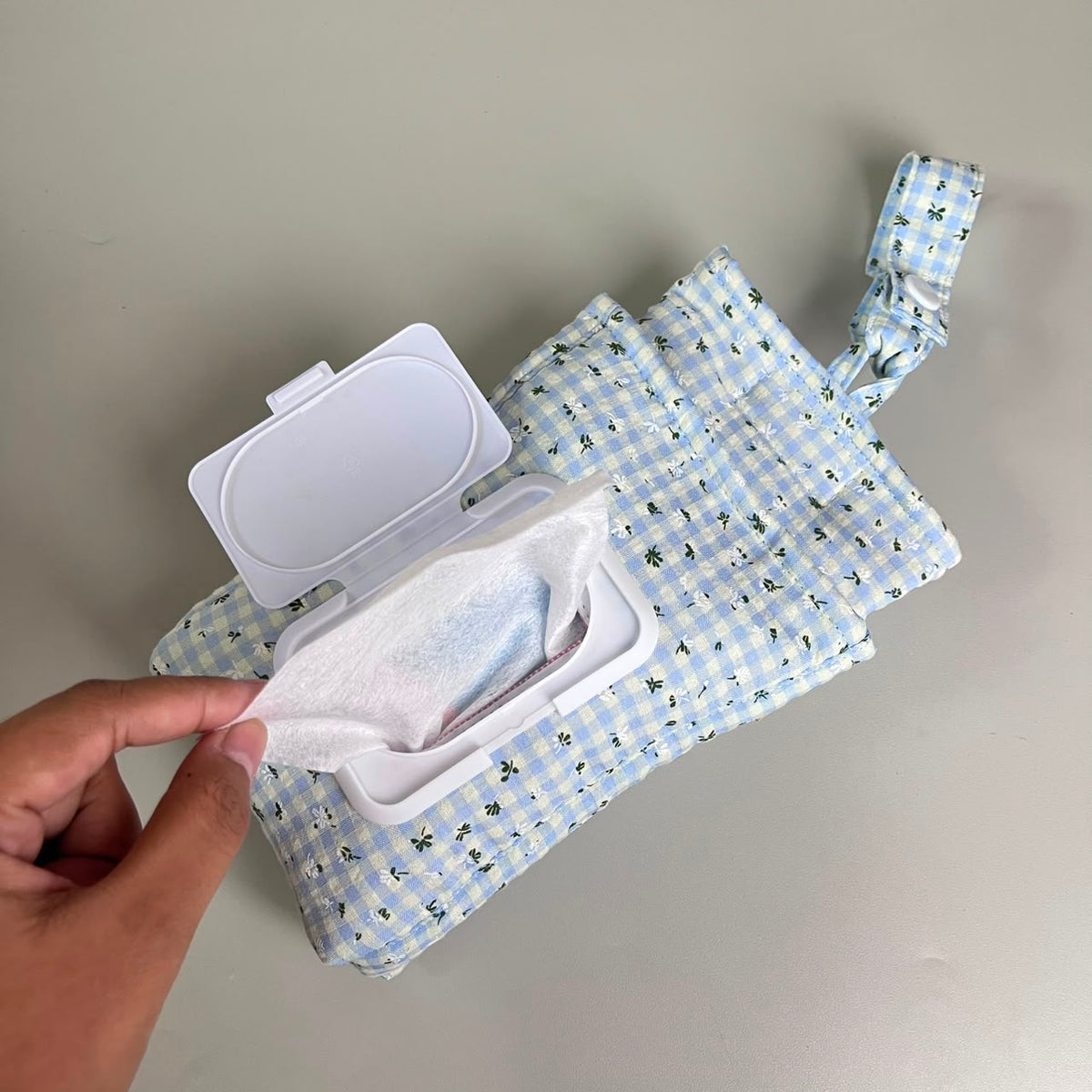 TISSUE POUCH 2 IN 1_DAUN KOTAK BIRU