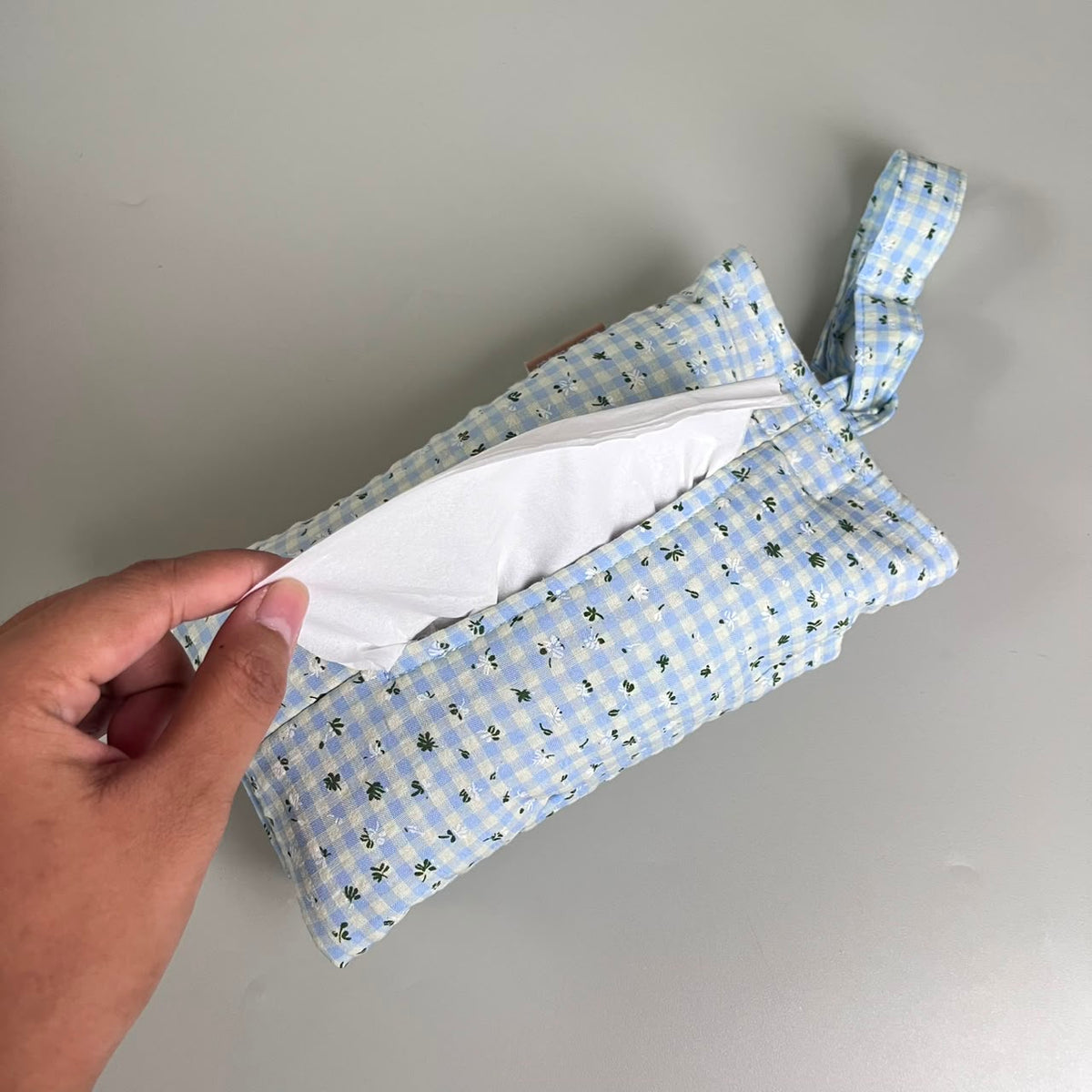 TISSUE POUCH 2 IN 1_DAUN KOTAK BIRU