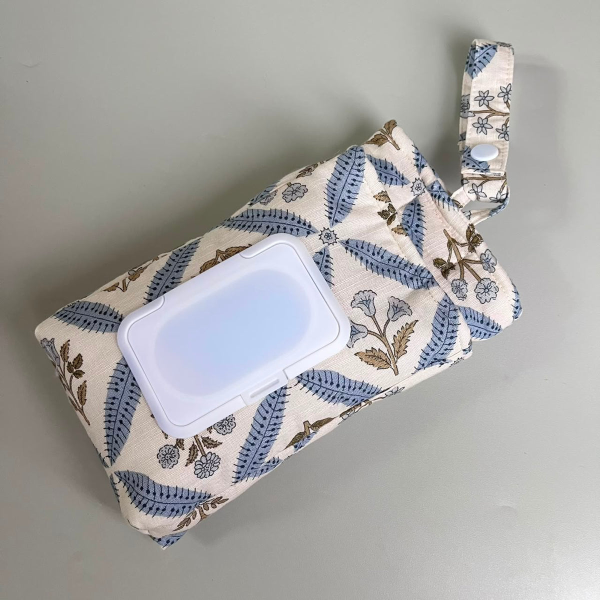 TISSUE POUCH 2 IN 1_DAUN VINTAGE BIRU