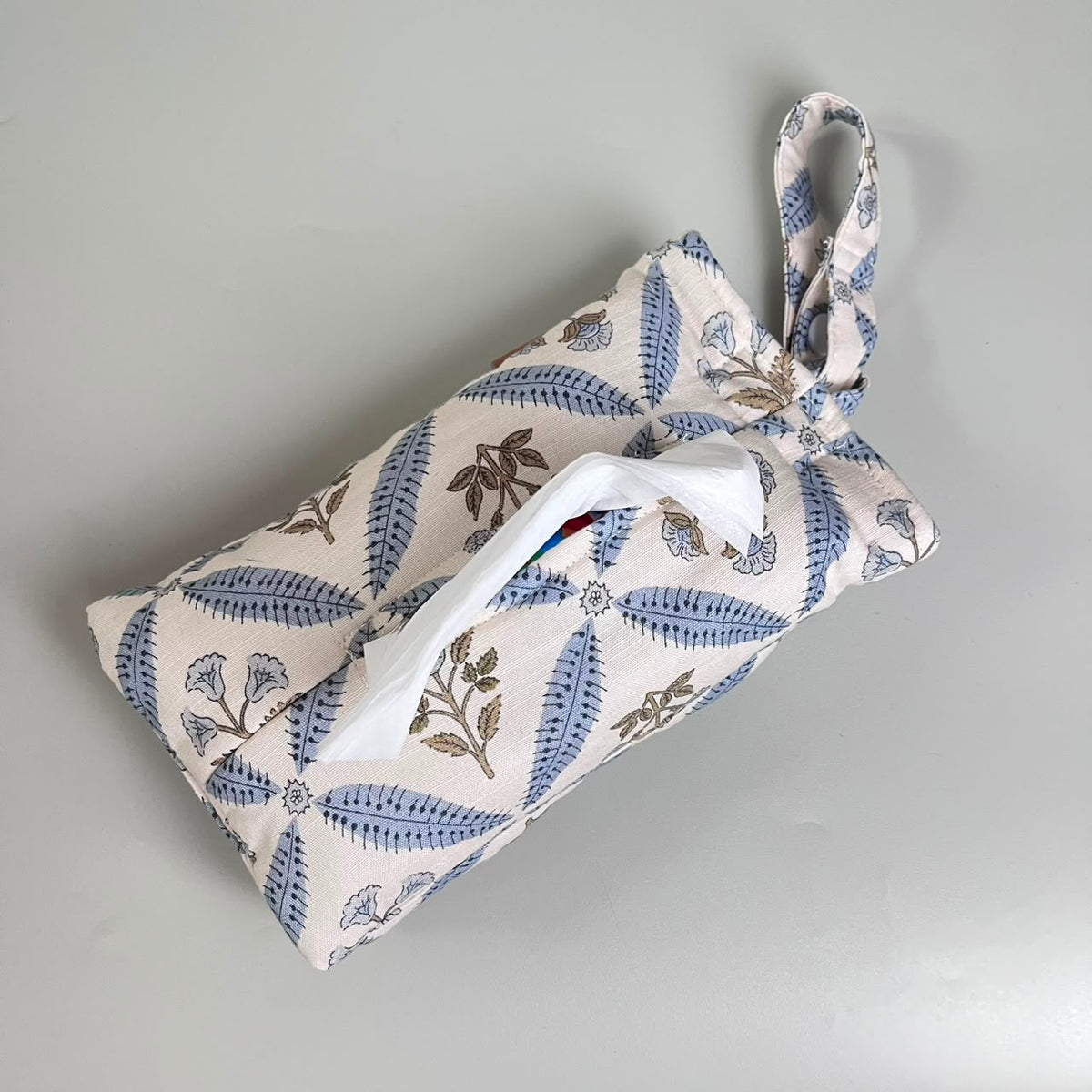 TISSUE POUCH 2 IN 1_DAUN VINTAGE BIRU