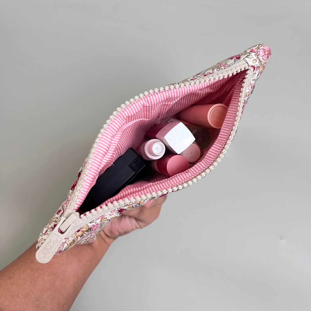 SLIM POUCH_ANEMONE MERAH