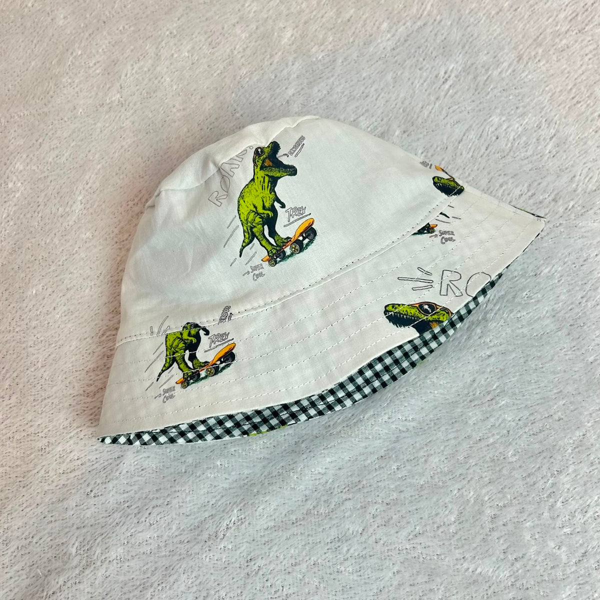 BUCKET HAT_DINO PUTIH_42