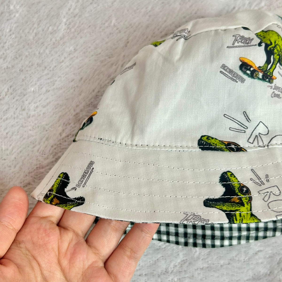 BUCKET HAT_DINO PUTIH_42