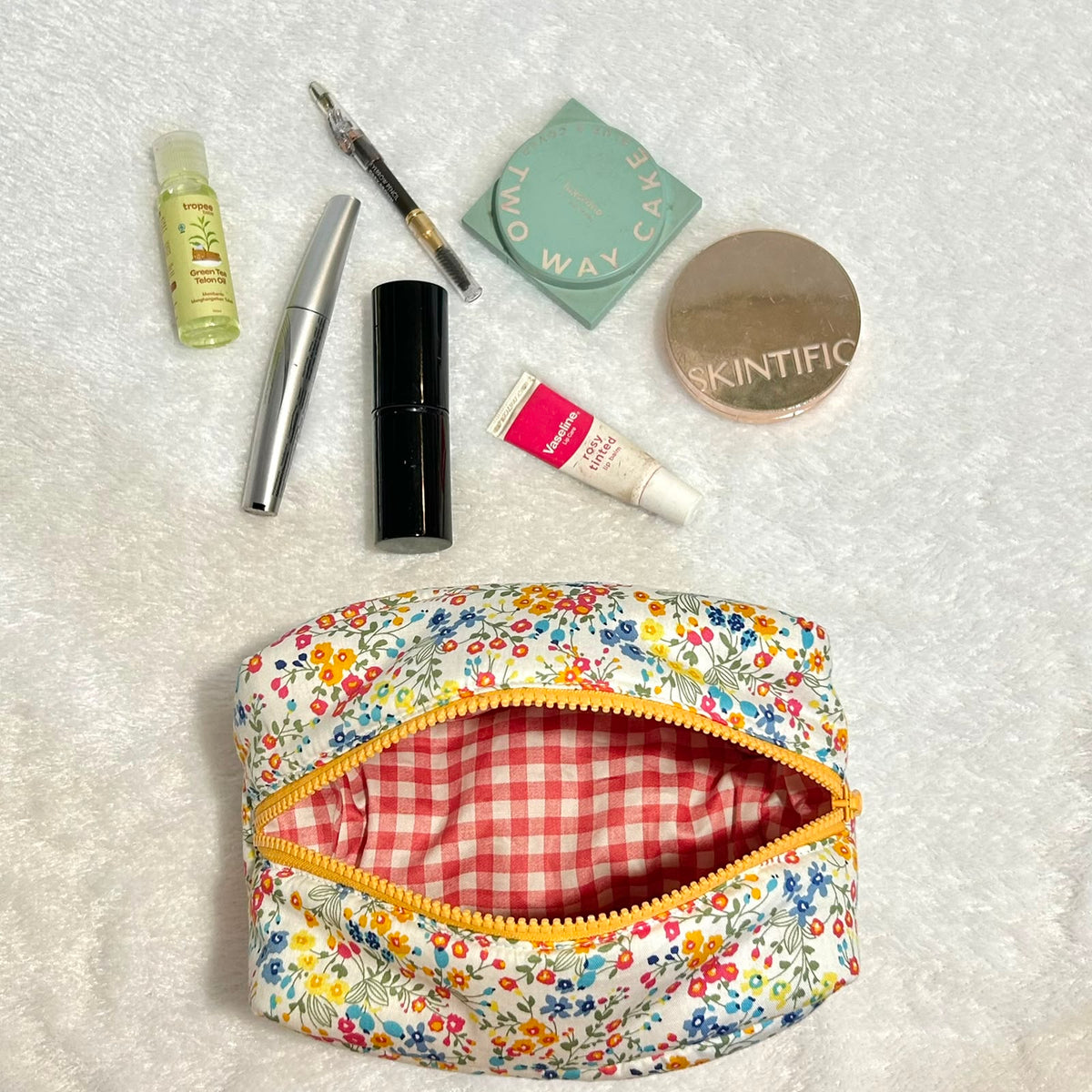 COSMETIC POUCH PUFFY_BUNGA DAFFODILS