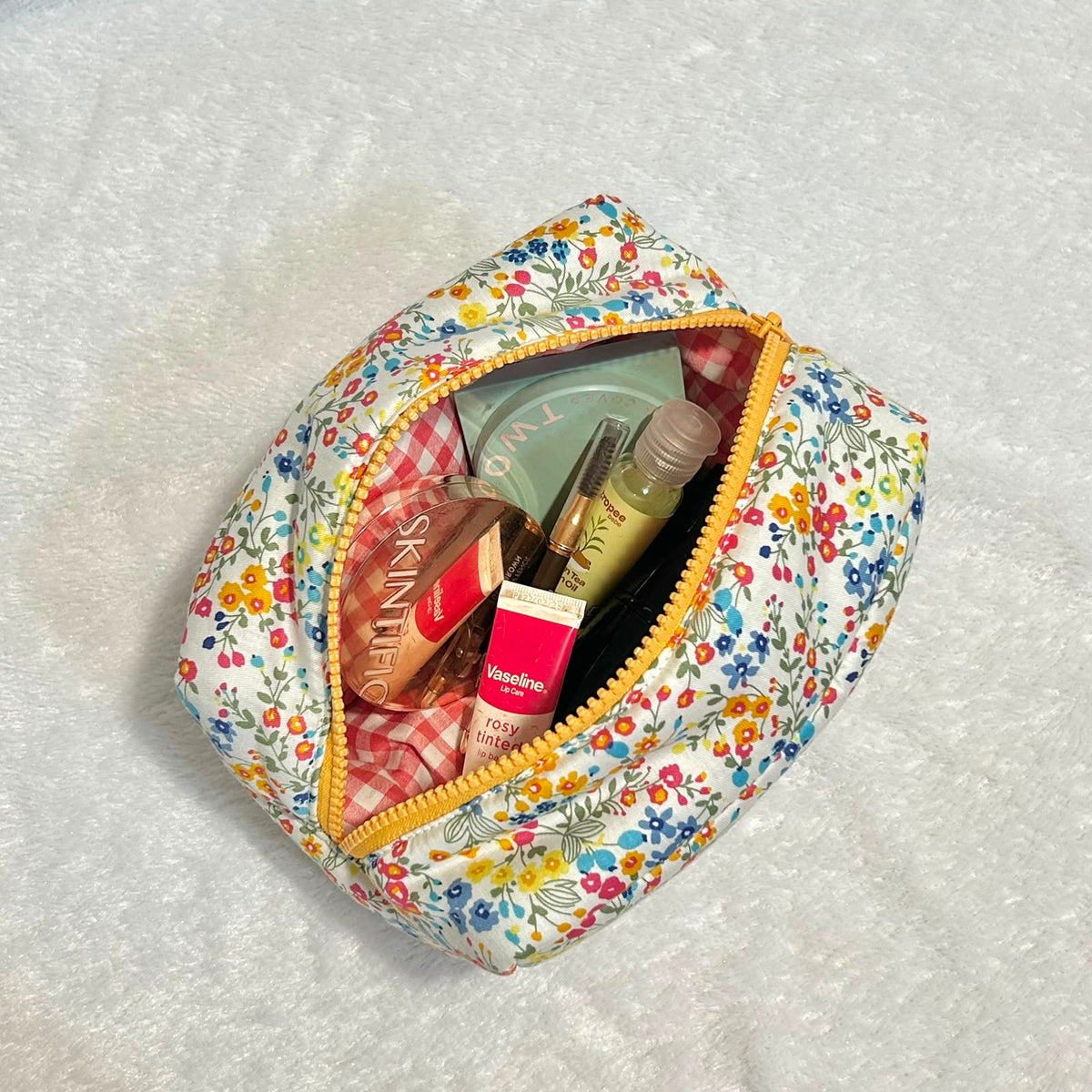 COSMETIC POUCH PUFFY_BUNGA DAFFODILS