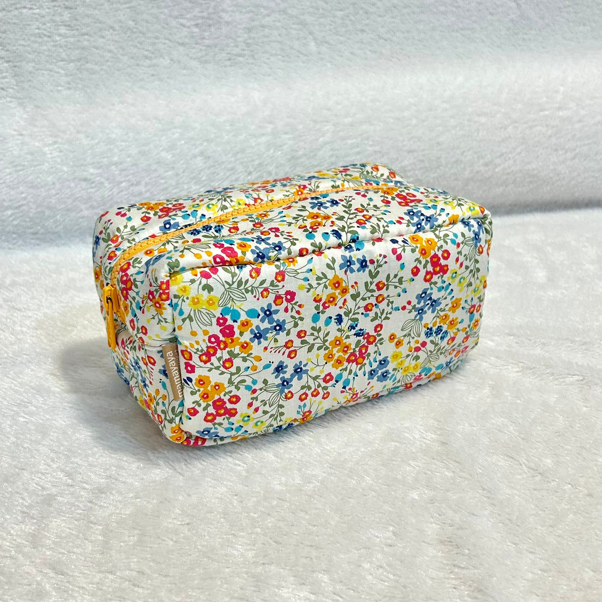 COSMETIC POUCH PUFFY_BUNGA DAFFODILS