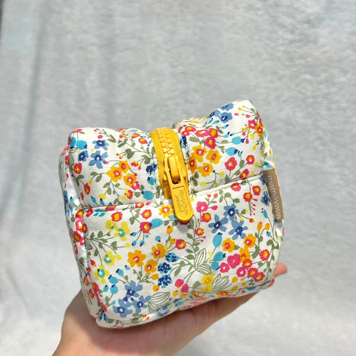 COSMETIC POUCH PUFFY_BUNGA DAFFODILS