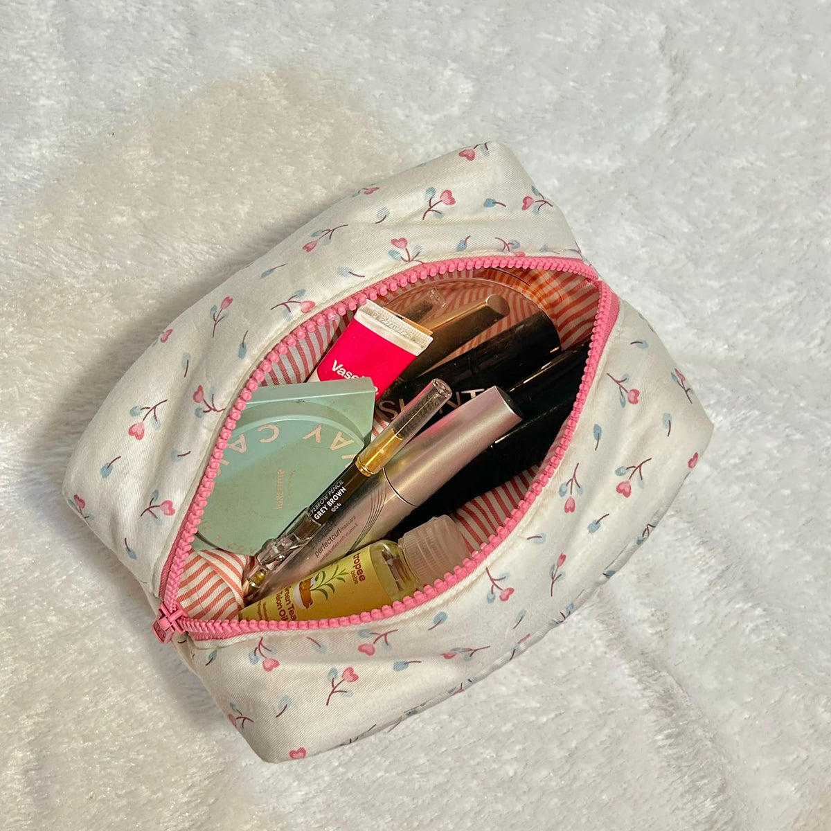 COSMETIC POUCH PUFFY_TULIP PUTIH