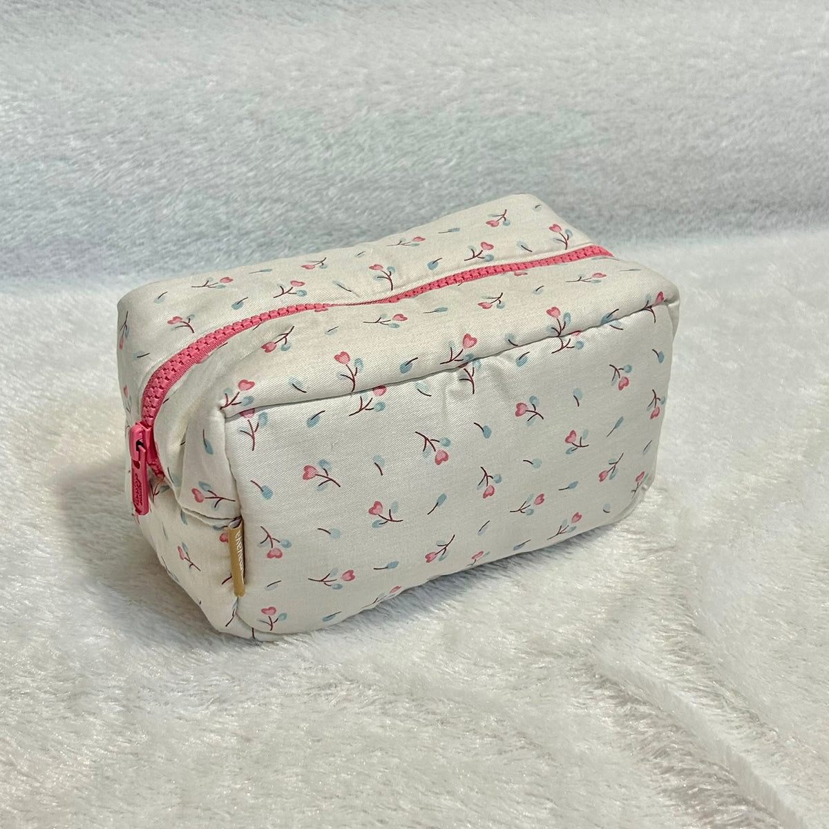 COSMETIC POUCH PUFFY_TULIP PUTIH