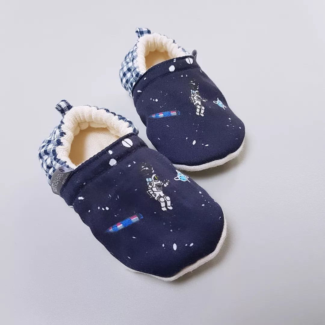 SET BABY TRAVELING | BUCKET HAT | BIBS | BABY SHOES | ARM PILLOW_A6126_GALAXY NAVY