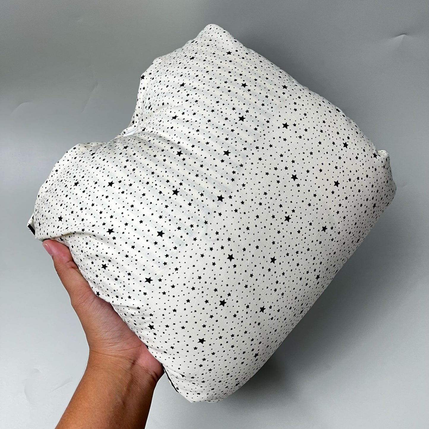 TRAVEL NURSING ARM PILLOW_⁠A7013_MINI BINTANG DASAR PUTIH