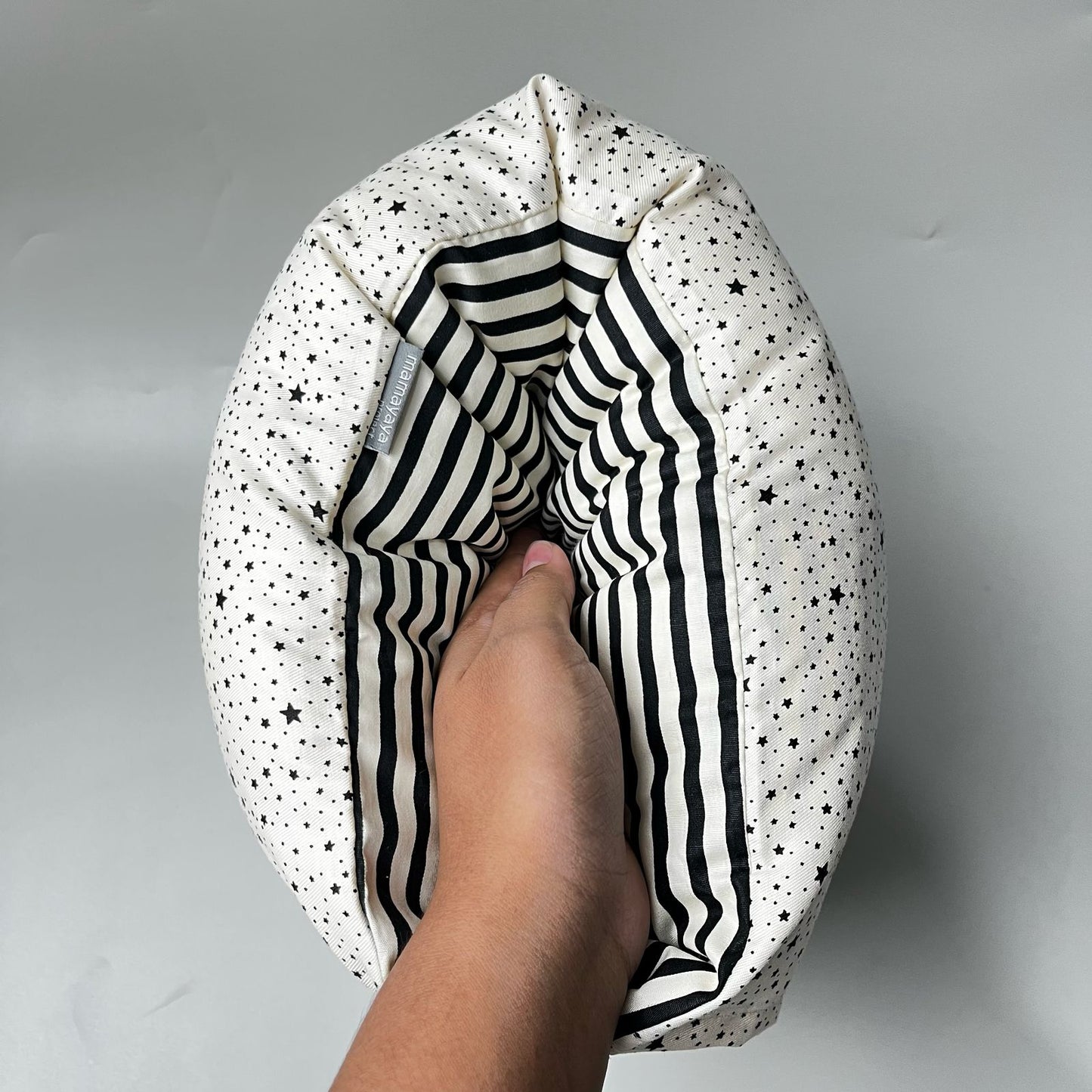 TRAVEL NURSING ARM PILLOW_⁠A7013_MINI BINTANG DASAR PUTIH