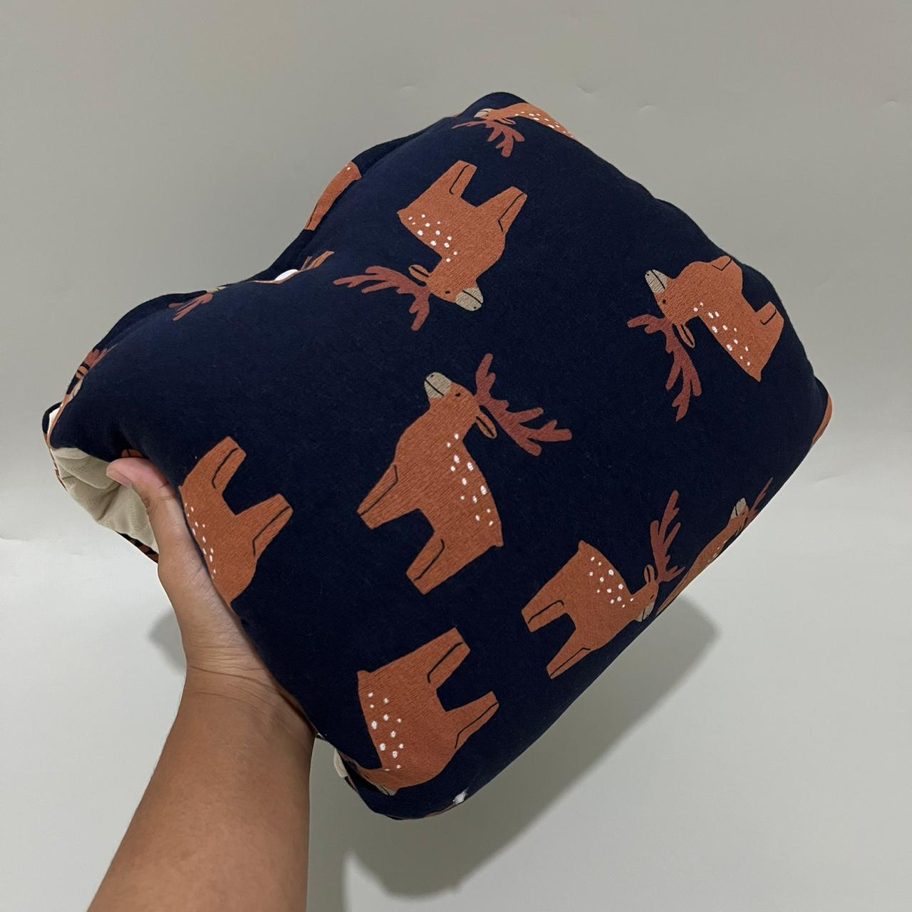 TRAVEL NURSING ARM PILLOW_⁠B7293_RUSA NAVY