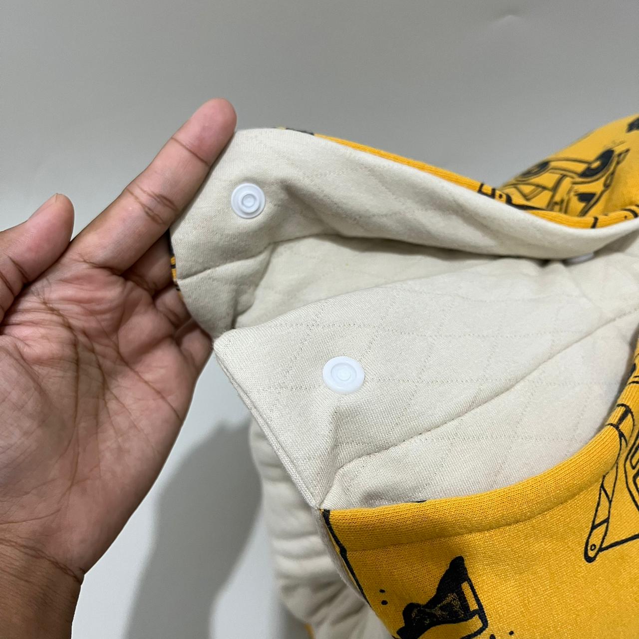 TRAVEL NURSING ARM PILLOW_⁠B7294_TRUCK KUNING
