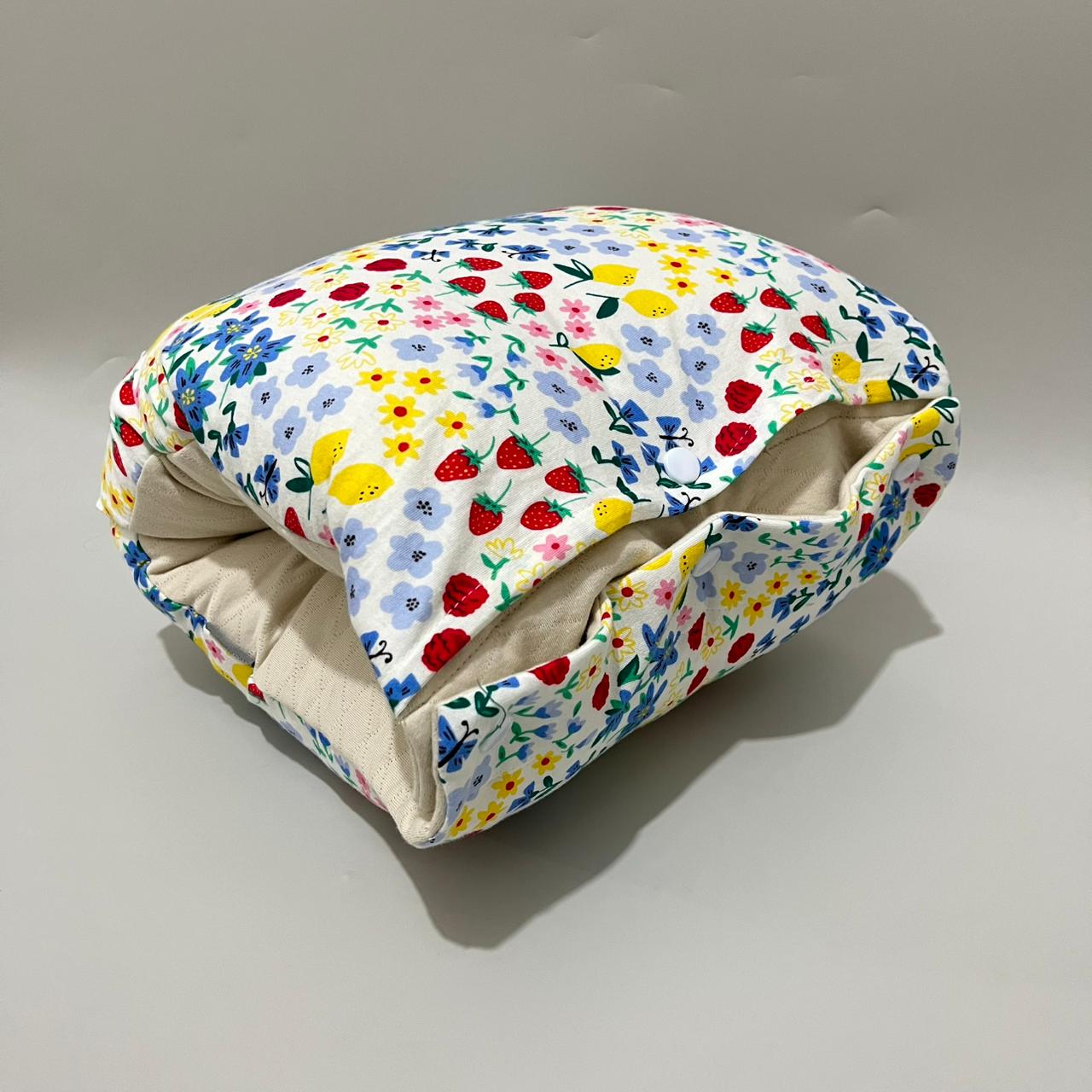 TRAVEL NURSING ARM PILLOW_B7296_BUNGA STRAWBERRY