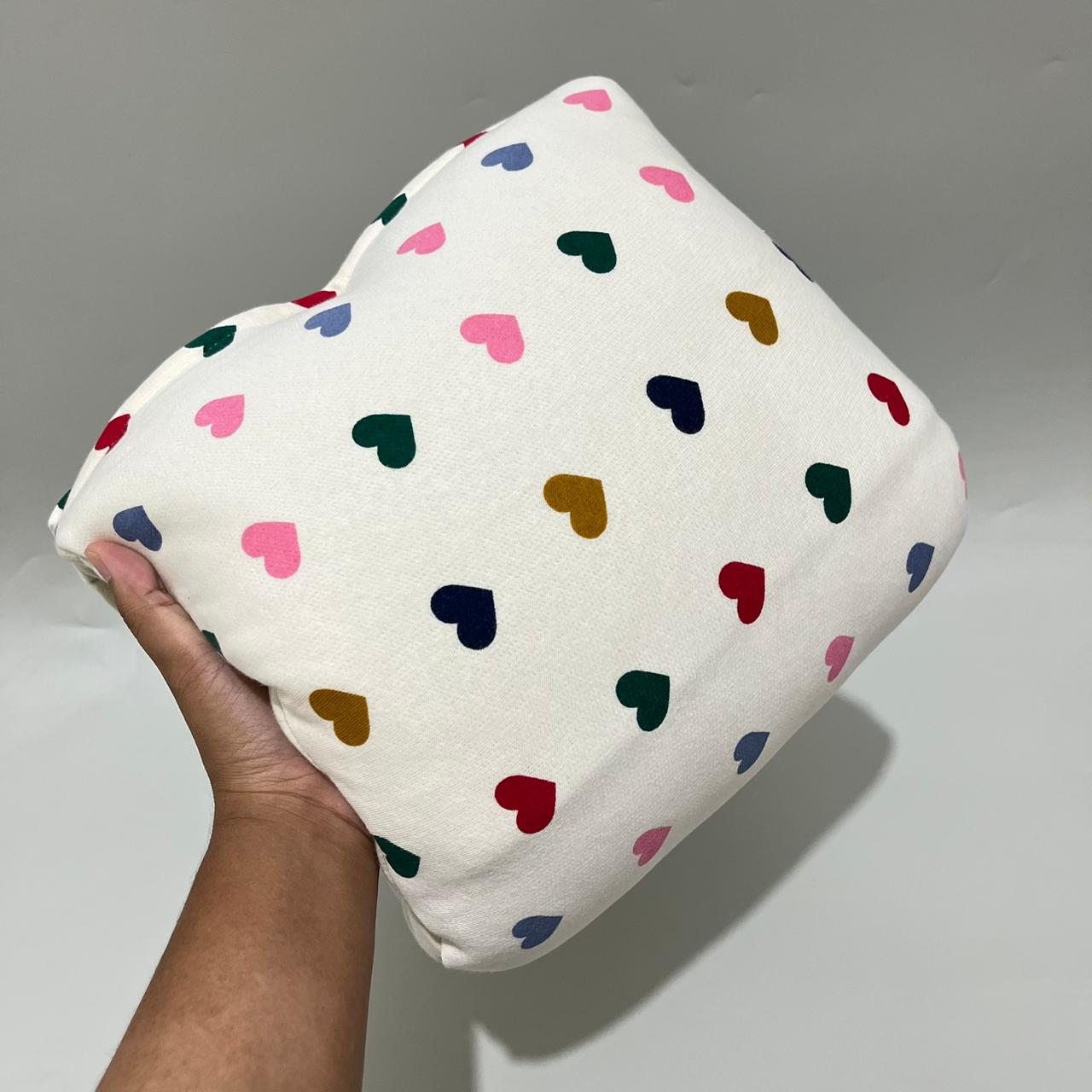 TRAVEL NURSING ARM PILLOW_B7297_LOVE WARNA-WARNI