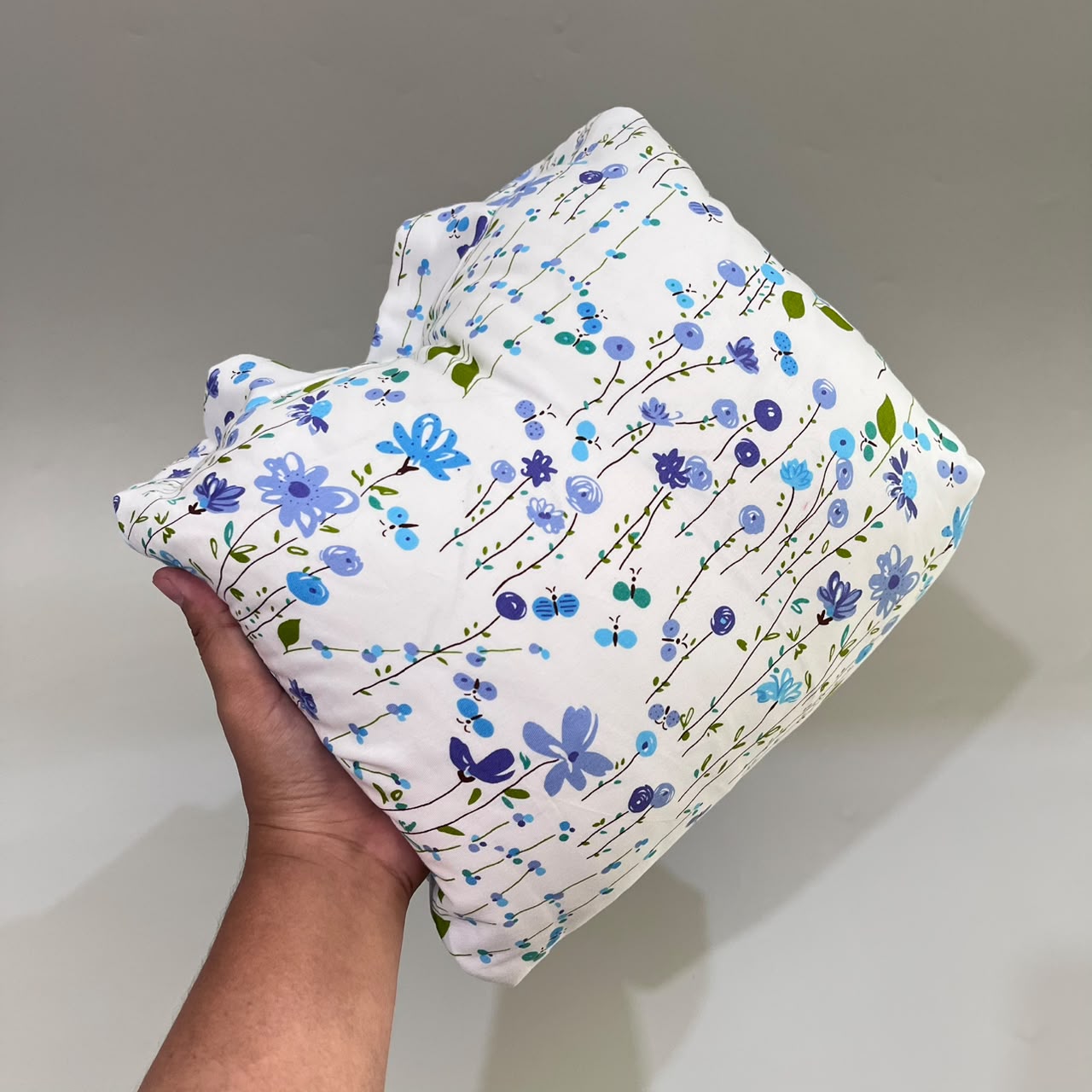 TRAVEL NURSING ARM PILLOW_BUNGA BALON BIRU (KATUN)