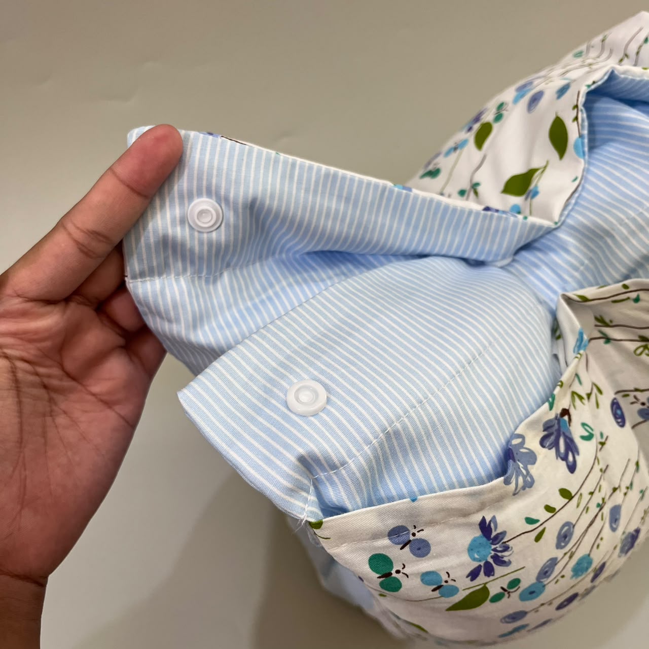 TRAVEL NURSING ARM PILLOW_BUNGA BALON BIRU (KATUN)