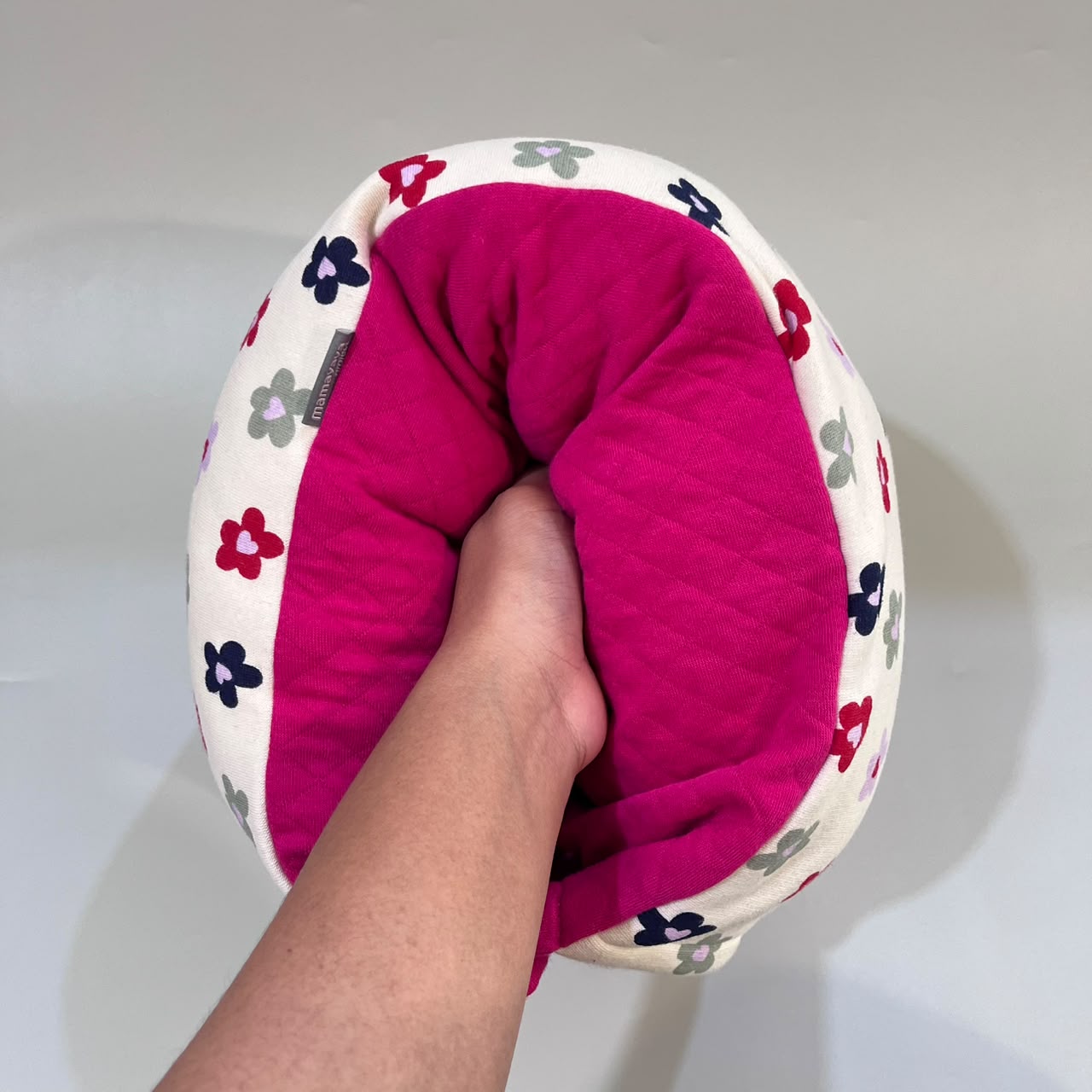 TRAVEL NURSING ARM PILLOW_DAISY FUSHIA (KAOS)