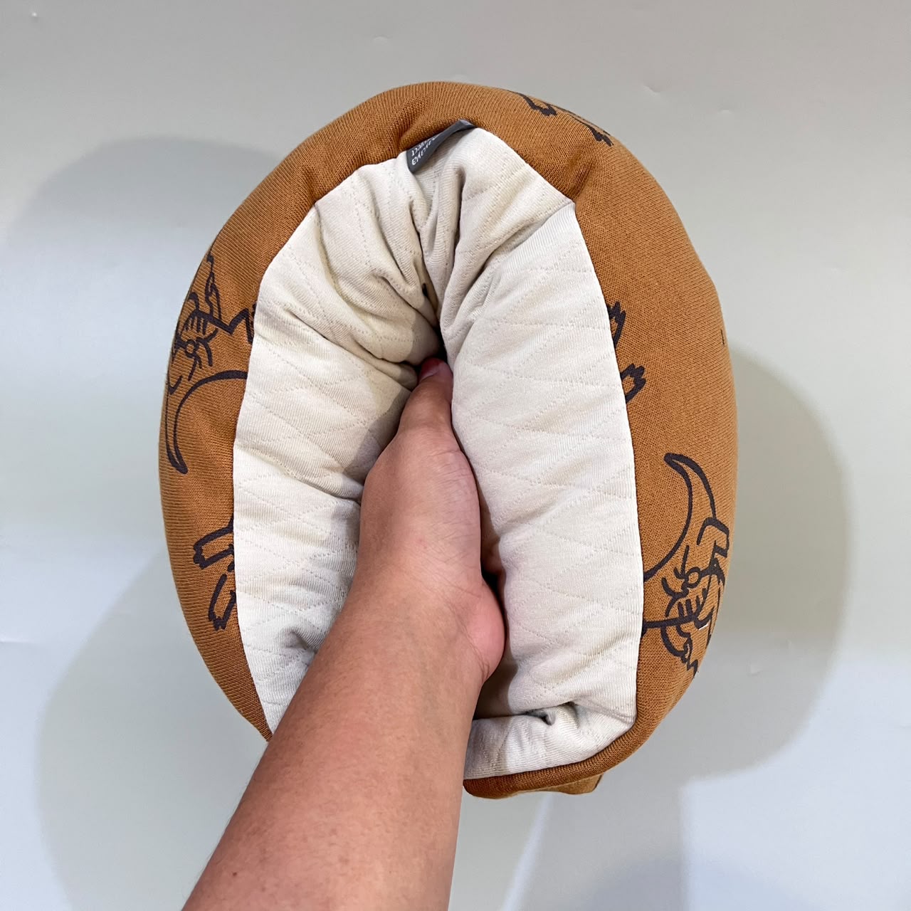 TRAVEL NURSING ARM PILLOW_DINO MUSTARD (KAOS)