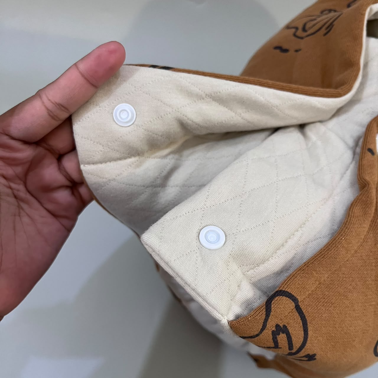 TRAVEL NURSING ARM PILLOW_DINO MUSTARD (KAOS)
