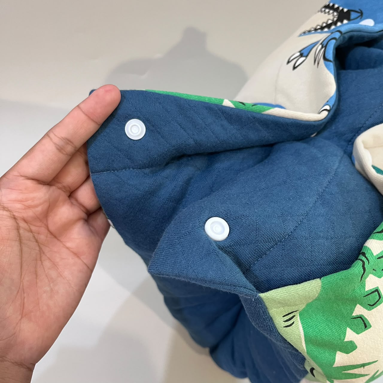 TRAVEL NURSING ARM PILLOW_DINO BIRU (KAOS)