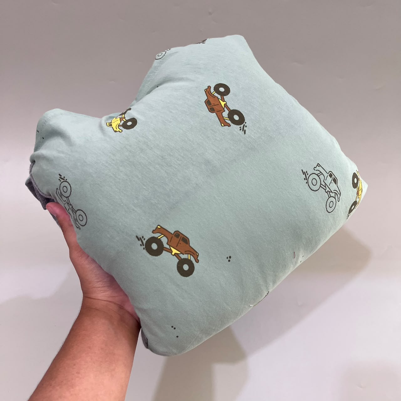 TRAVEL NURSING ARM PILLOW_MOBIL HIJAU (KAOS)