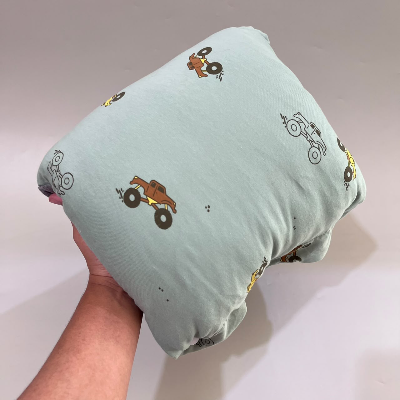 TRAVEL NURSING ARM PILLOW_MOBIL HIJAU (KAOS)