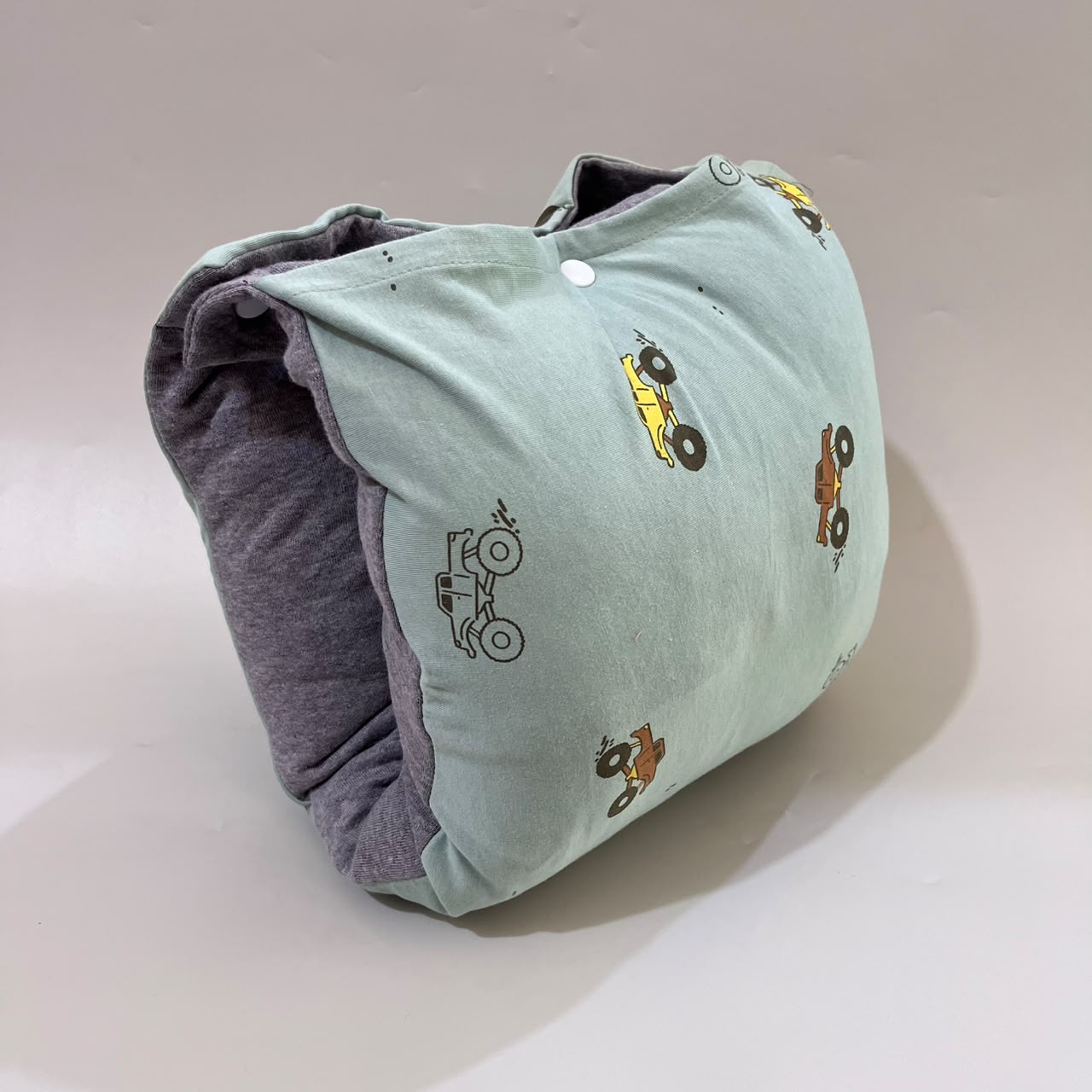 TRAVEL NURSING ARM PILLOW_MOBIL HIJAU (KAOS)
