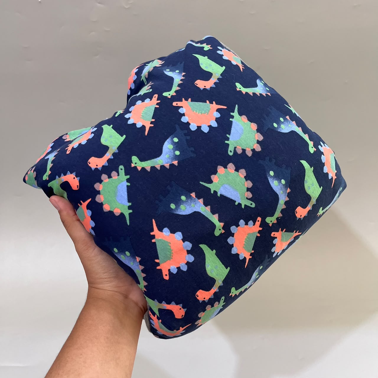TRAVEL NURSING ARM PILLOW_DINO NAVY (KAOS)