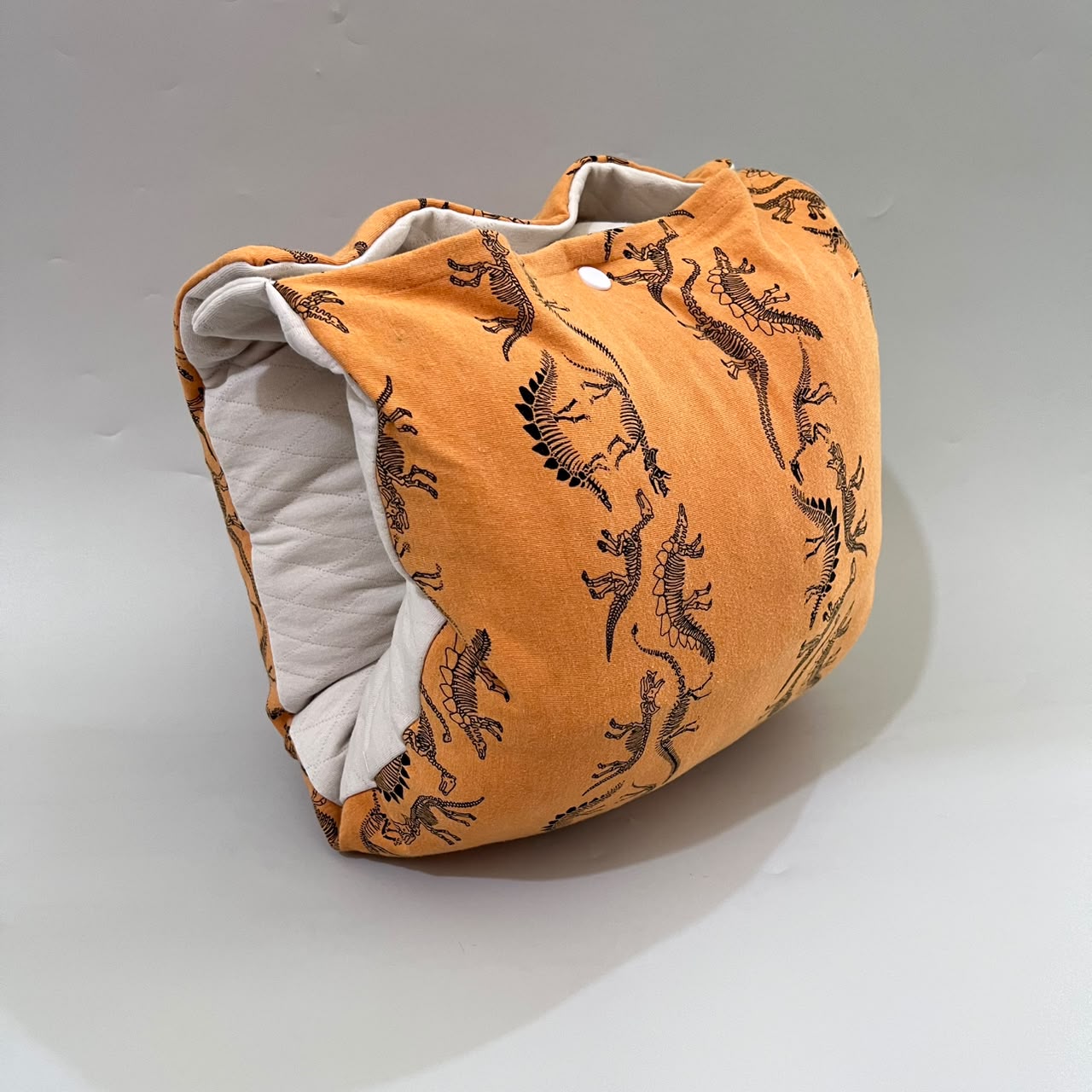 TRAVEL NURSING ARM PILLOW_DINO KUNING (KAOS)