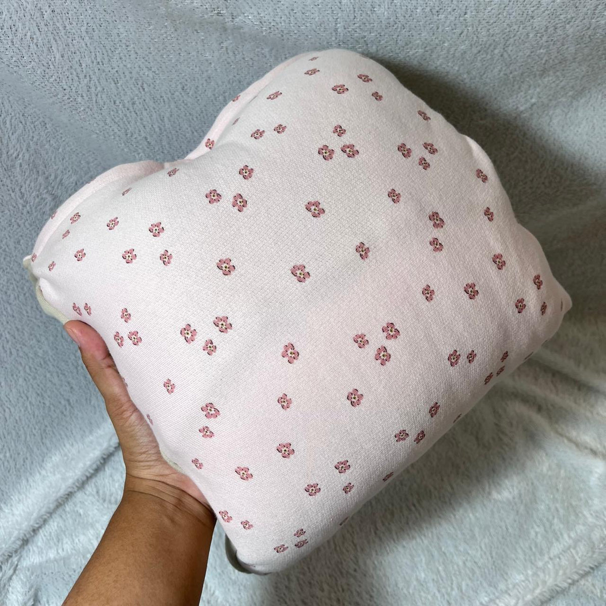 TRAVEL NURSING ARM PILLOW_BUNGA KECIL PINK (KAOS)
