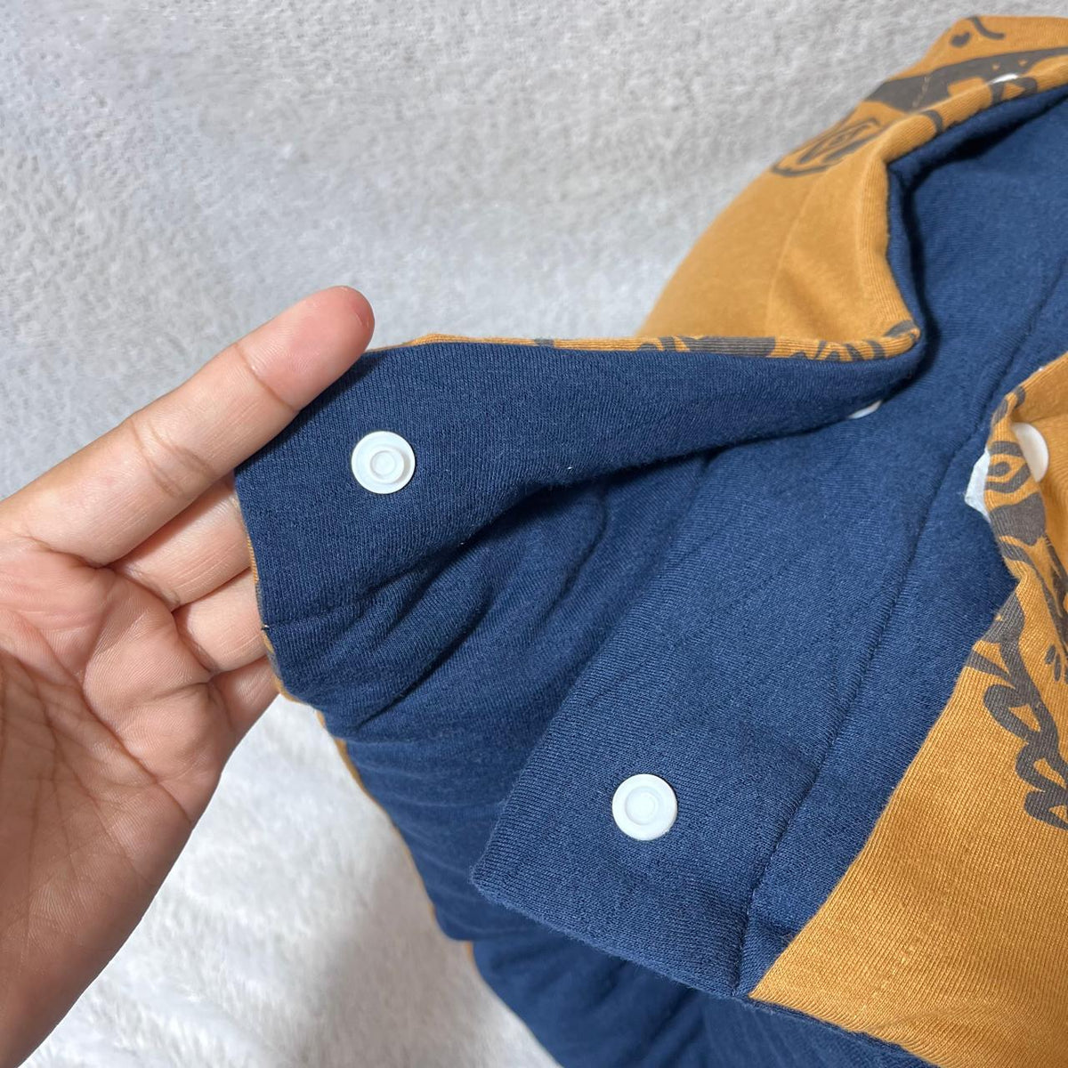 TRAVEL NURSING ARM PILLOW_KEPALA DINO (KAOS)