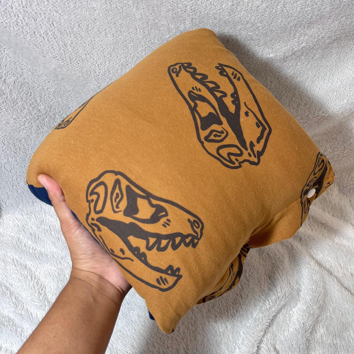 TRAVEL NURSING ARM PILLOW_KEPALA DINO (KAOS)