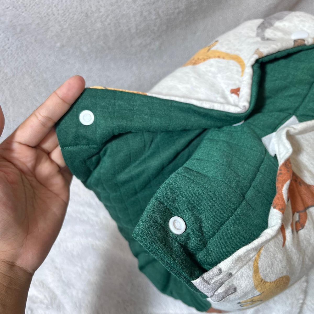 TRAVEL NURSING ARM PILLOW_BRONTOSAURUS ABU (KAOS)
