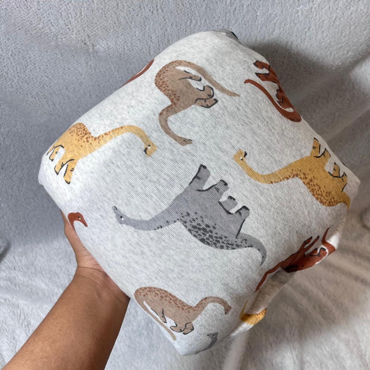 TRAVEL NURSING ARM PILLOW_BRONTOSAURUS ABU (KAOS)