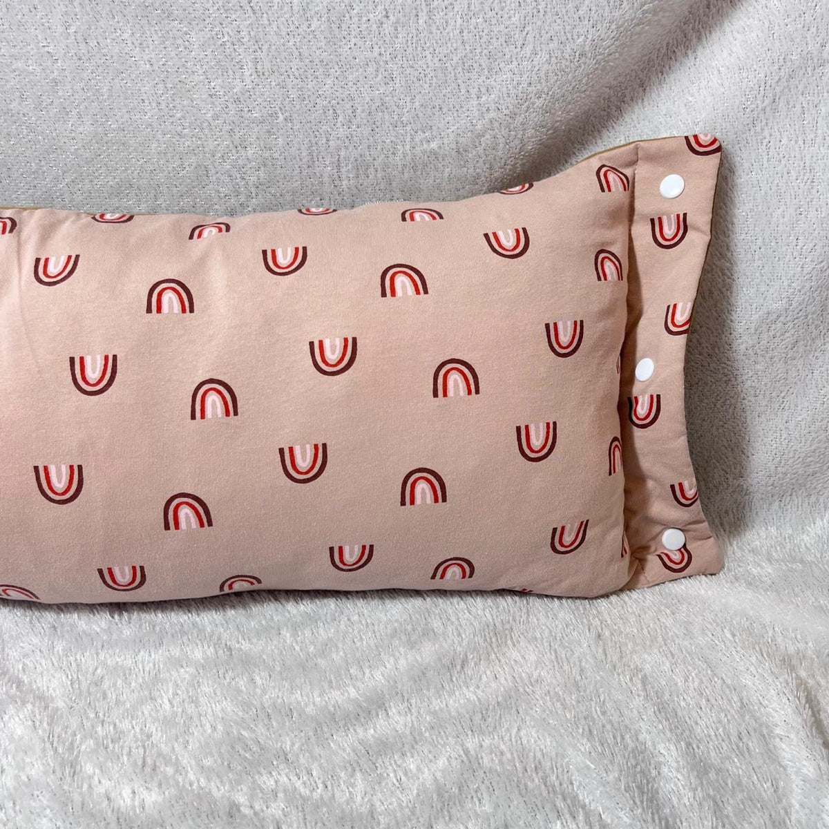 TRAVEL NURSING ARM PILLOW_PELANGI COKLAT (KAOS)